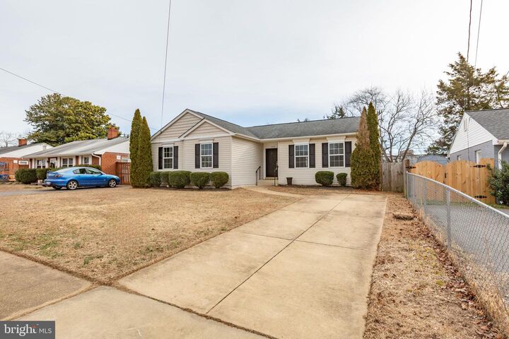 Property Photo:  604 Woodford Street  VA 22401 