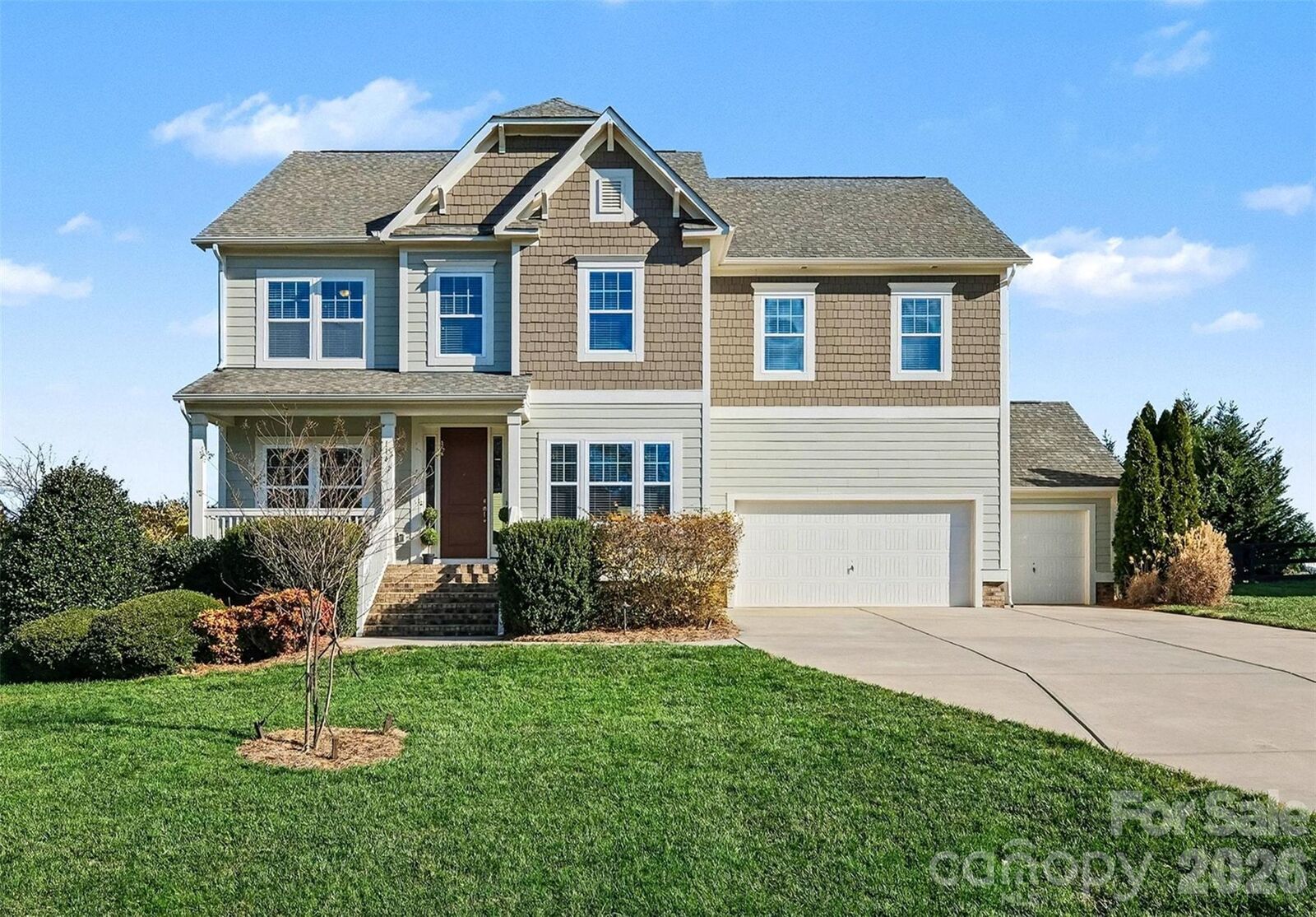 Property Photo: 114 Farm Knoll Way NC 28117