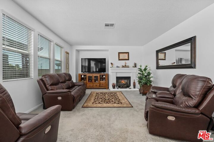 Property Photo:  9626 Hanna Ave  CA 91311 