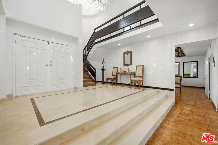 Property Photo: 2846 Royston Pl CA 90210