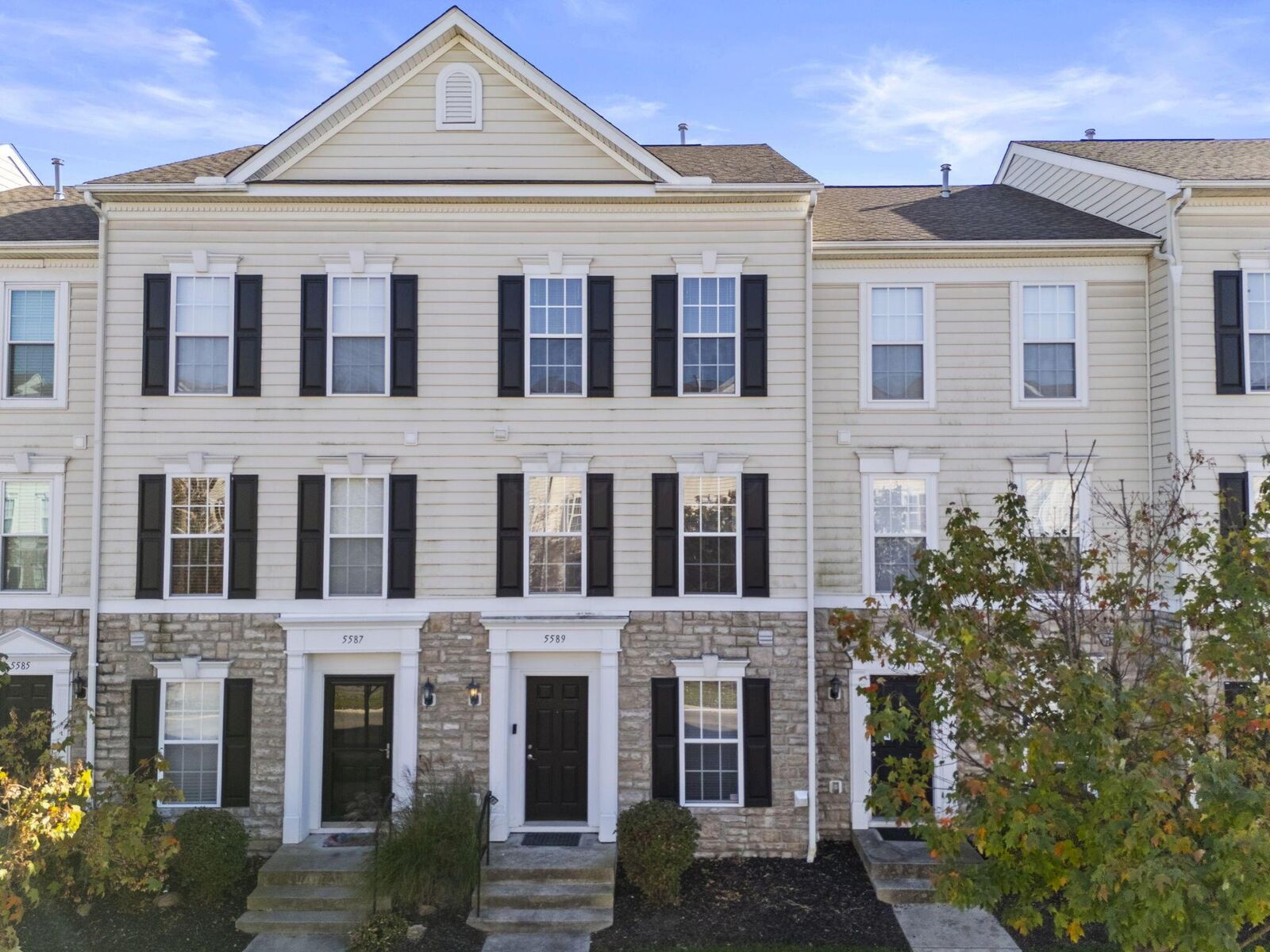 Property Photo:  5589 Bow Falls Boulevard  OH 43016 