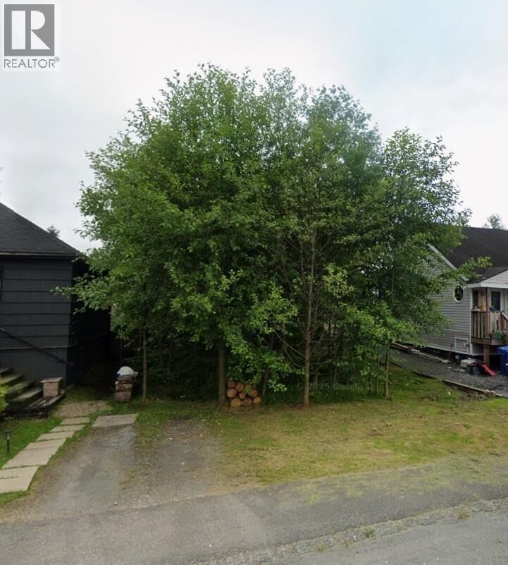 Property Photo:  1000 Alfred Street  BC V8J 3C5 
