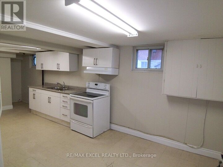 Property Photo:  1284 Pharmacy Avenue Basement  ON M1R 2J2 