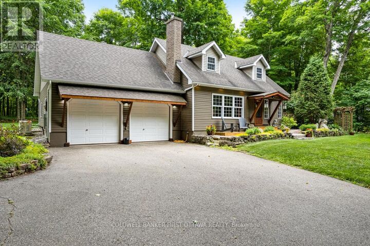 Photo de la propriété:  99 Old Kingston Road  ON K0G 1L0 