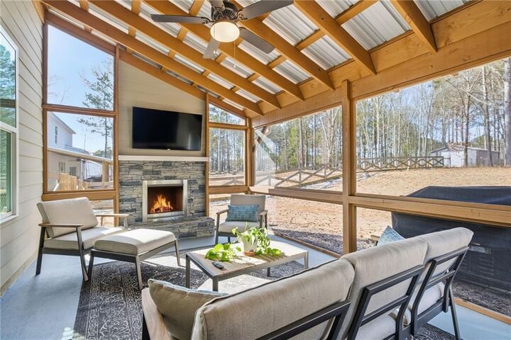 Property Photo: 123 Georgia Highway 211 SE GA 30666