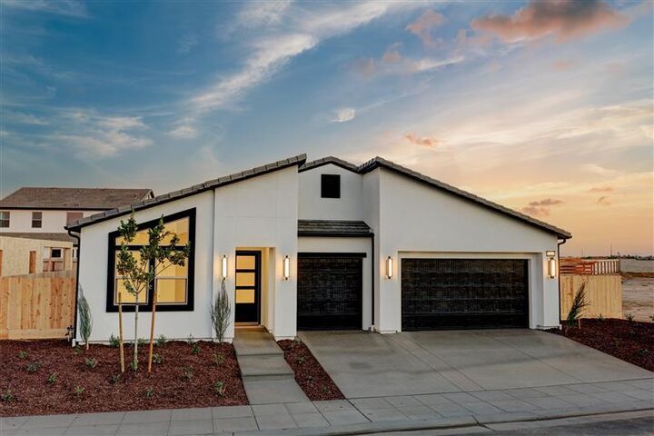 Property Photo:  1124 Sophie Drive W  CA 93636 