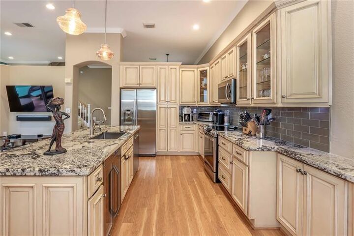 Property Photo:  1115 Linden St  FL 33019 