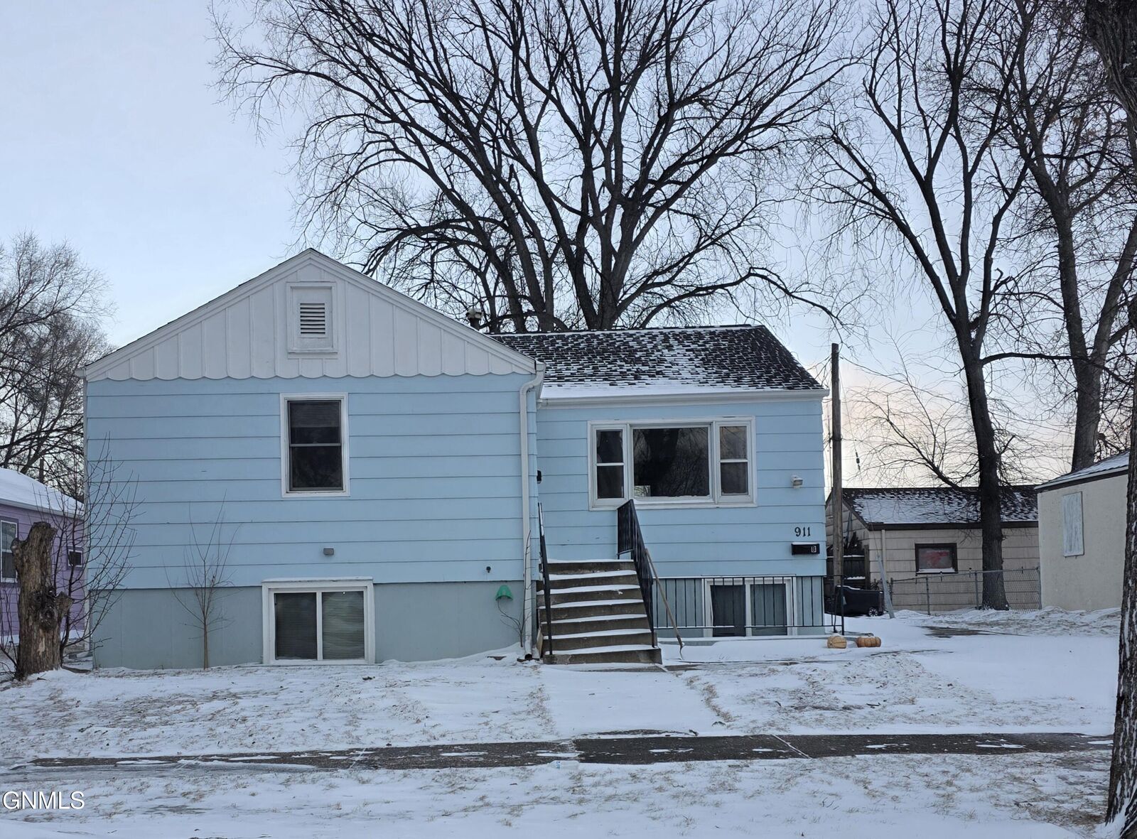 Property Photo: 911 15th Street N ND 58501