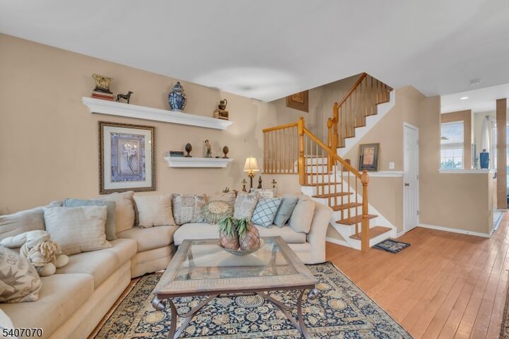 Property Photo:  6 Winding Way  NJ 07424 