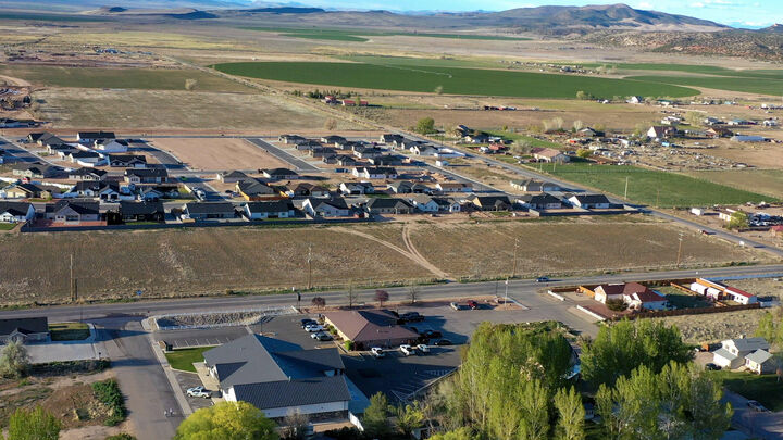 Property Photo:  1050 E Midvalley Rd Approx.  UT 84721 