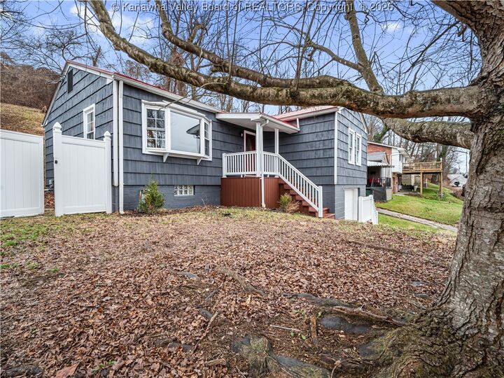 Property Photo:  2901 Phillips Street  WV 25303 