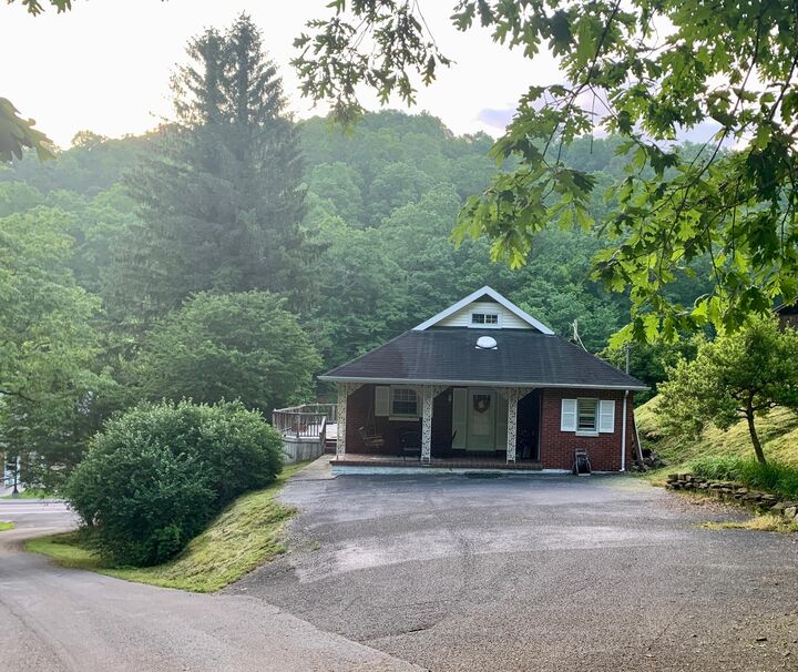 Property Photo:  130 Highway 290  KY 40447 