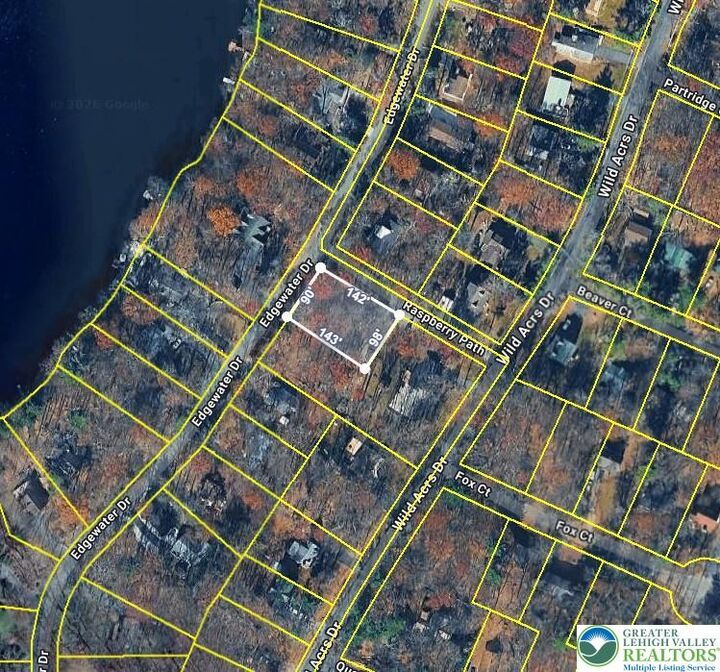 Property Photo:  127 Edgewate Drive Lot 11 Abcd  PA 18328 