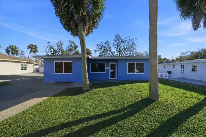 Property Photo:  1906 2nd Avenue E  FL 34208 