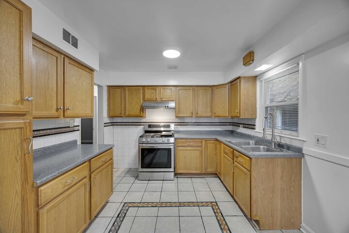 Property Photo:  6118 N Hoyne Avenue  IL 60659 