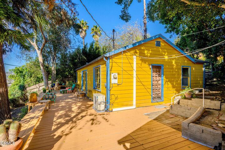 Property Photo:  3864 Clayton Avenue  CA 90027 