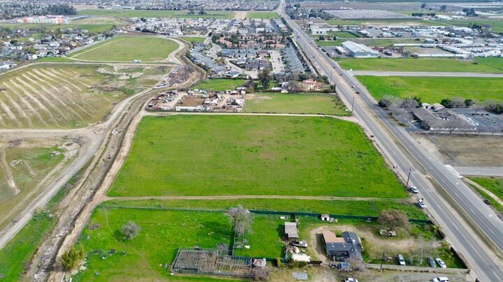 Property Photo:  4865 E Jensen Avenue  CA 93725 