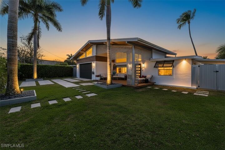 Property Photo:  1820 Holiday Lane  FL 34104 