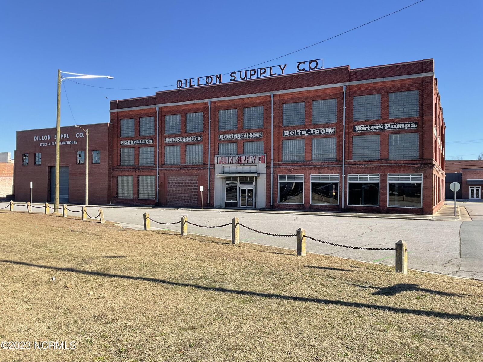 Property Photo:  348 S Washington Street  NC 27801 