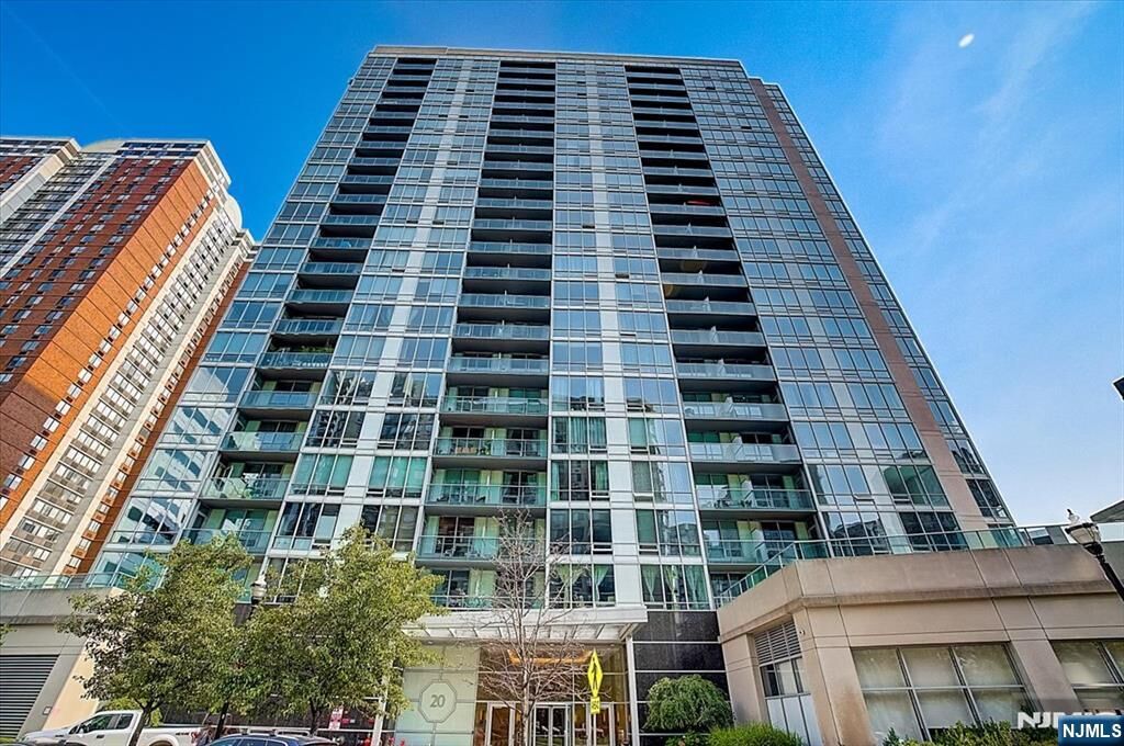 Property Photo:  20 Newport Parkway 2309  NJ 07310 