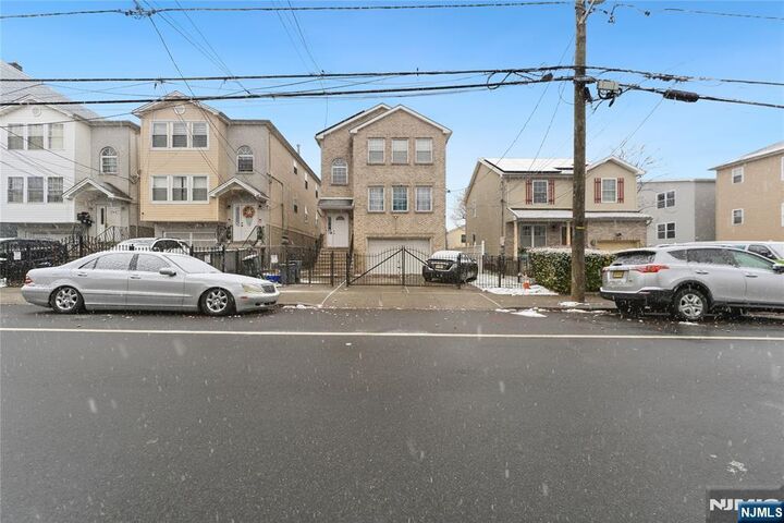 Property Photo:  721 S 19th Street  NJ 07103 