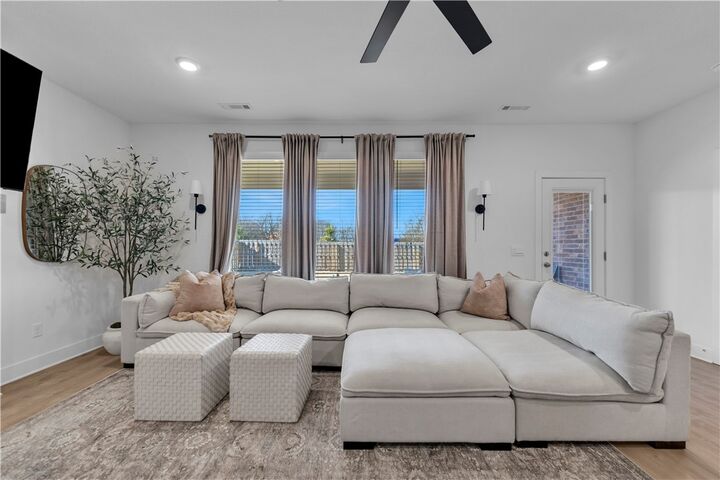 Property Photo:  2109 Hahn Street  AR 72751 