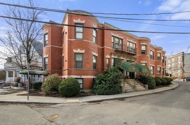 Property Photo:  2 Colliston Road 2B  MA 02135 