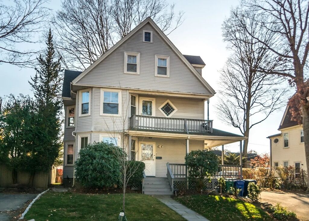 Property Photo:  32 Warwick Rd 2  MA 02465 