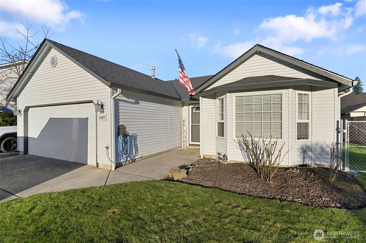 Property Photo:  1607 SW 2nd Avenue  WA 98604 