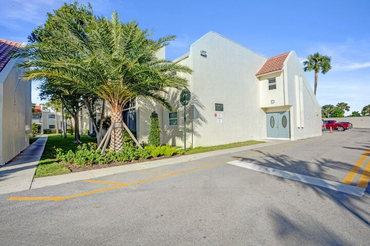 Property Photo:  1428 SE 4th Avenue 231  FL 33441 