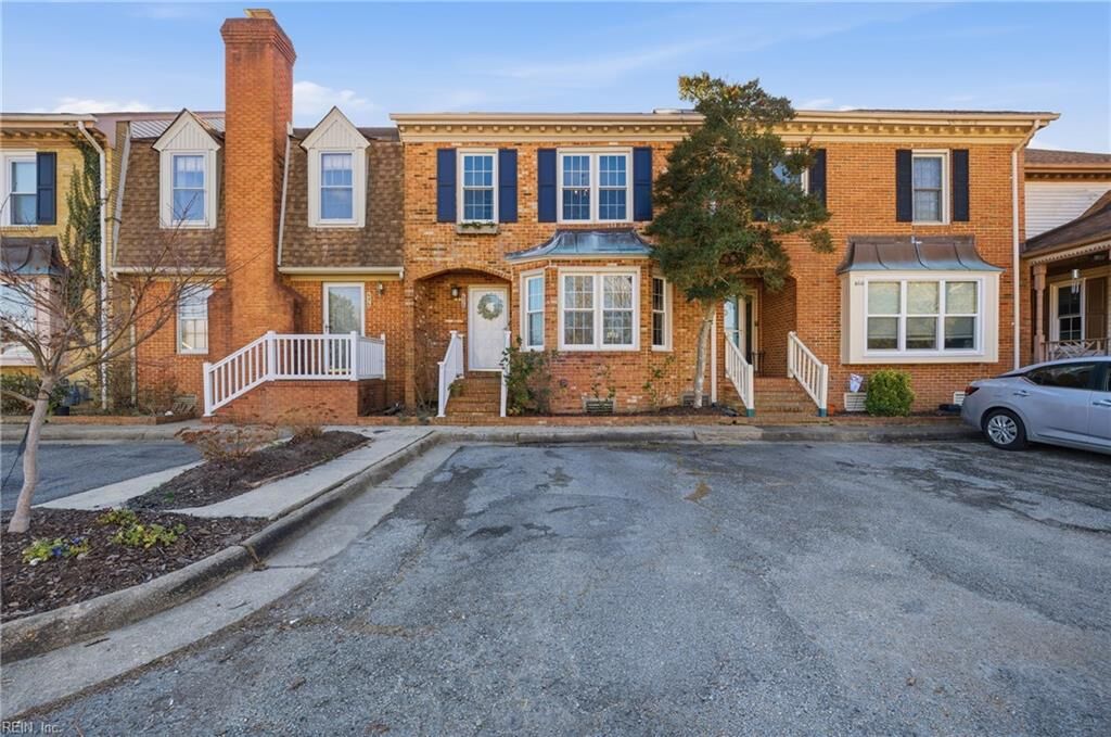 Property Photo: 658 Lord Dunmore Dr VA 23464