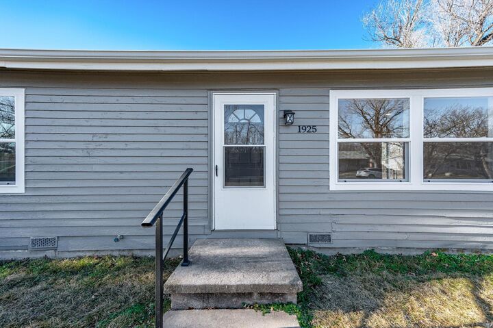 Property Photo: 1925 S Saint Paul St KS 67213