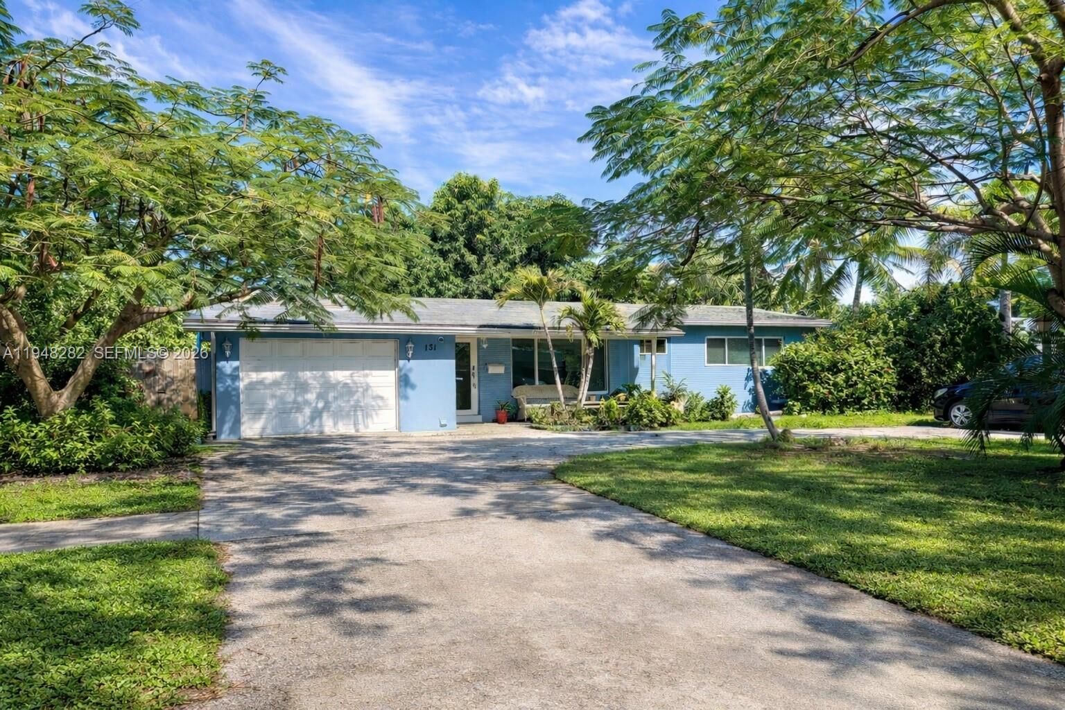 Property Photo: 131 SE 11th St FL 33441