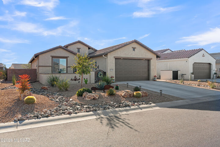 Property Photo:  1350 E Claystone Drive  AZ 85614 