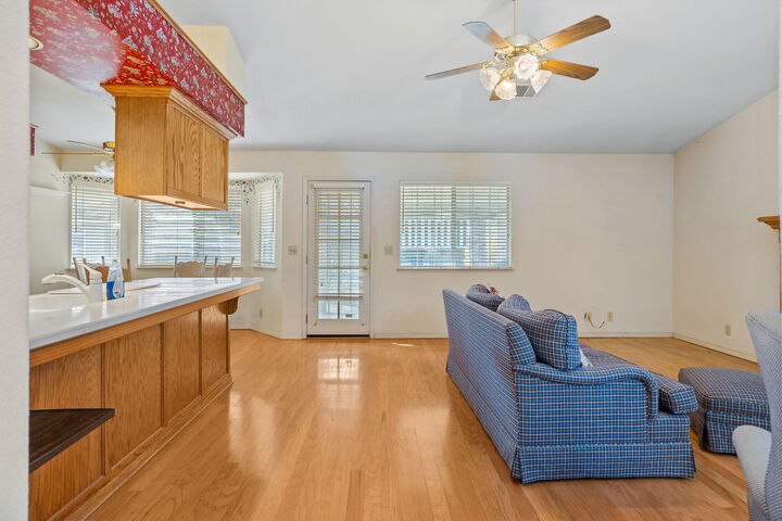 Property Photo: 1831 S Cottonwood Street CA 93277