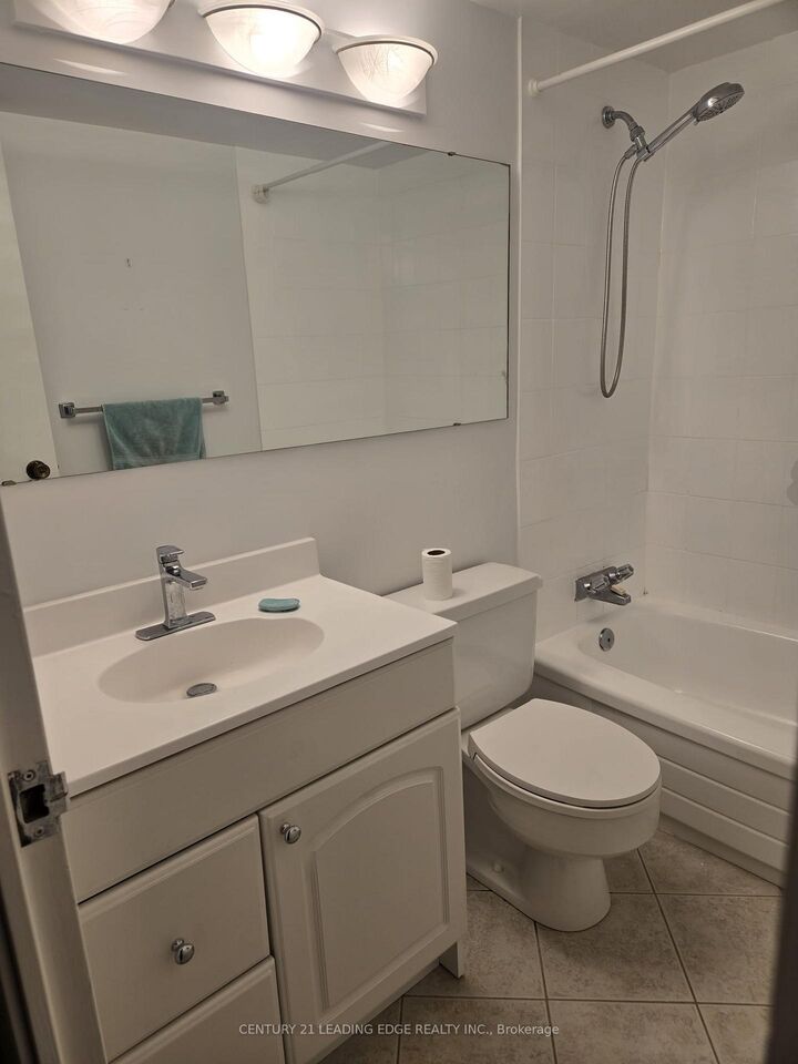 Property Photo:  350 Seneca Hill Drive 801  ON M2J 4S7 