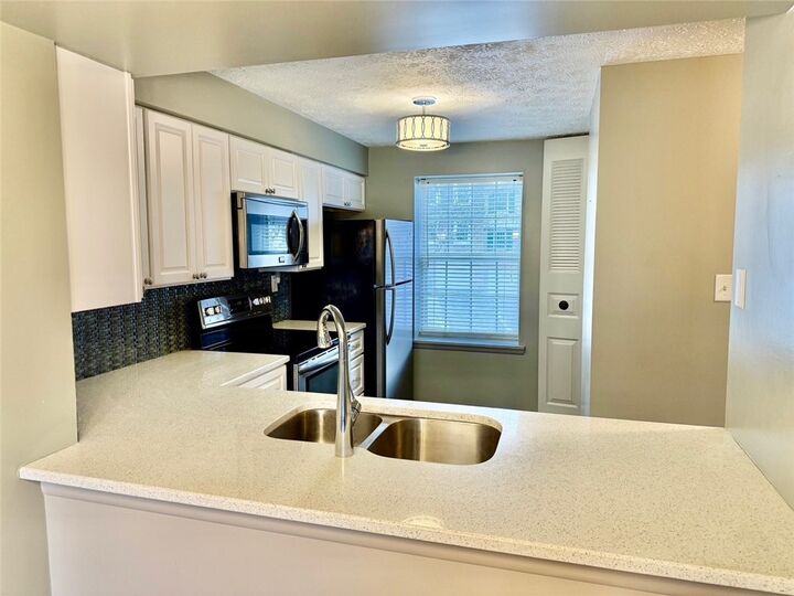 Property Photo:  115 Saxonwald Ln  PA 15234 