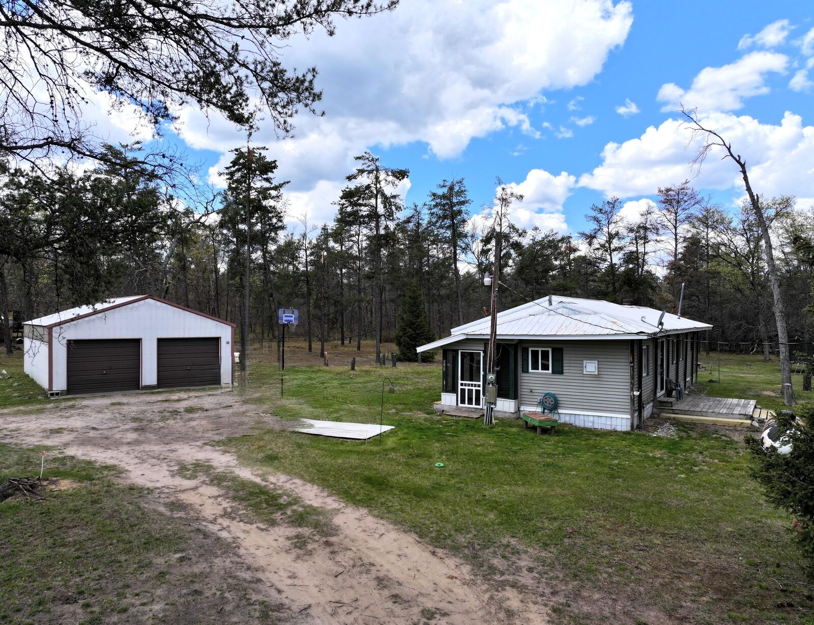 Property Photo:  2762 S Horseshoe Trail  MI 49738 