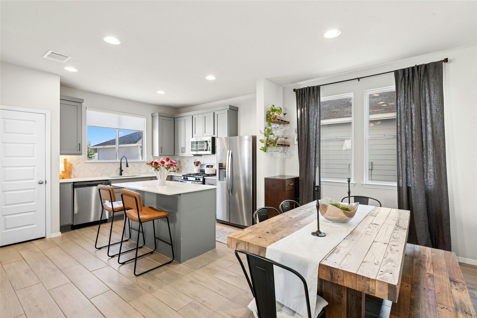 Property Photo: 212 Catalina Drive TX 78640