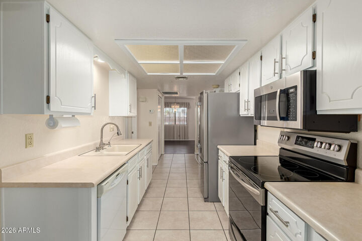 Property Photo:  520 S Greenfield Road 30  AZ 85206 