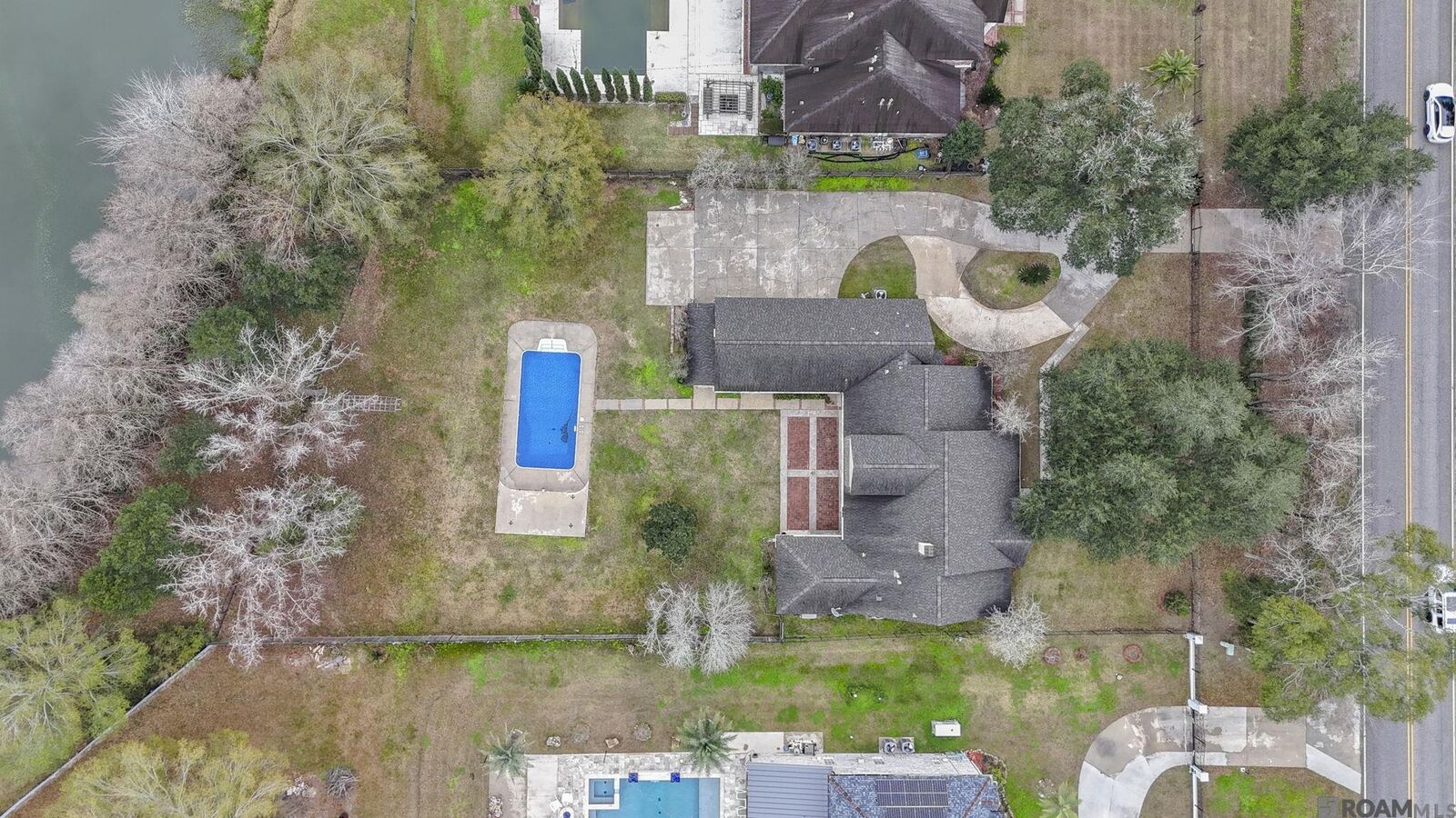 Property Photo: 18616 Perkins Rd LA 70769