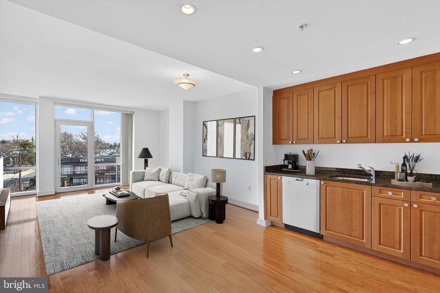 Property Photo: 6820 Wisconsin Avenue 5004 MD 20815