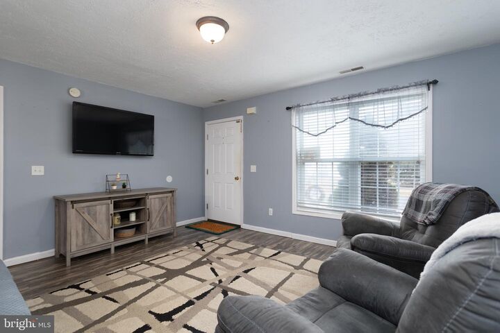 Property Photo:  1303 Colonial Avenue  MD 21613 