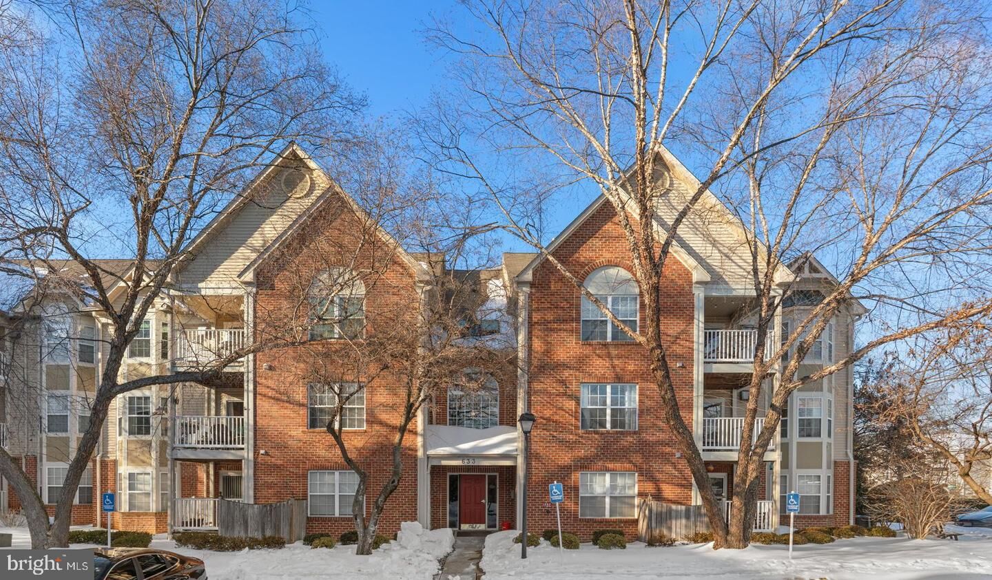 Property Photo:  633 Admiral Drive 308  MD 21401 