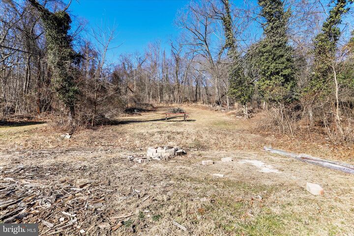 Property Photo:  301 Poplar Street  MD 21562 