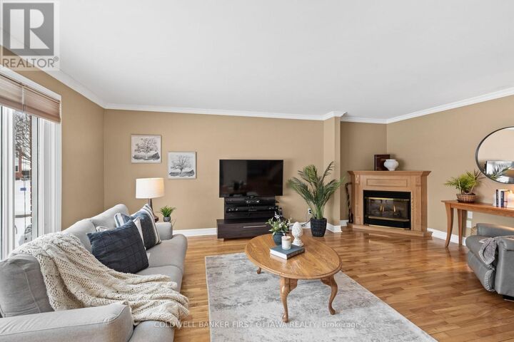 Property Photo:  770 Trojan Avenue  ON K1K 2P7 