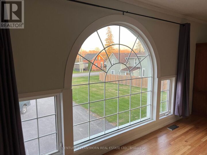 Photo de la propriété:  735 County Rd 28 Road  ON K8N 4Z7 