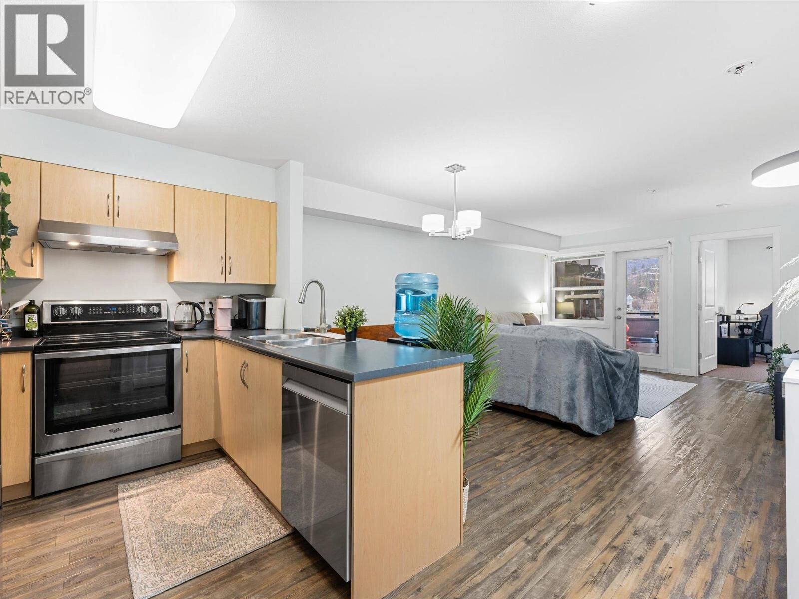 Property Photo: 1479 Glenmore Road North 206 BC V1V 2C5