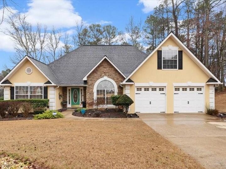 Property Photo:  138 Oak Bend Drive  GA 30281 