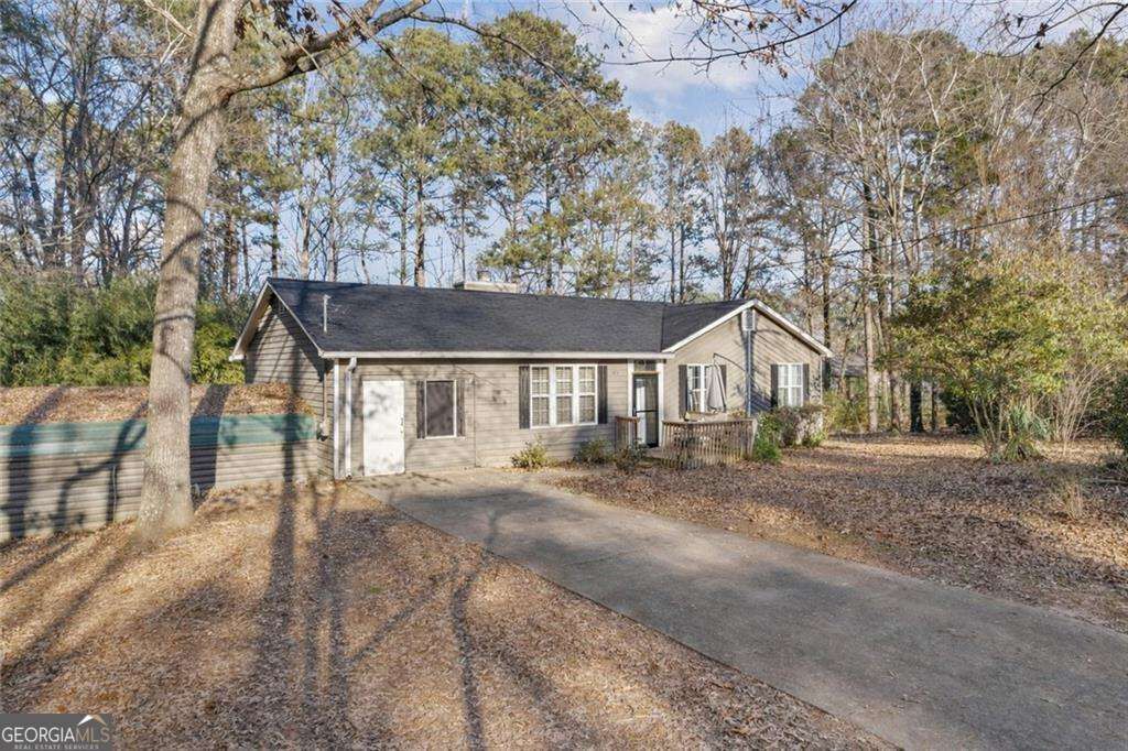 Property Photo:  512 Wood Crest Court  GA 30189 